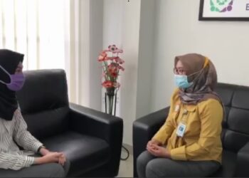 Petugas Penanganan Pengaduan BPJS Kesehatan siap menerima pengaduan peserta terkait pelayanan. (Foto: Humas BPJS Kesehatan Batam)